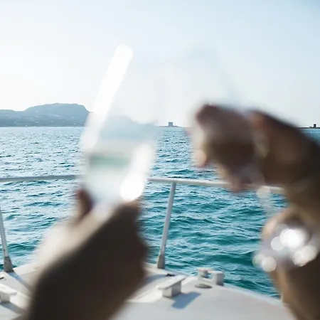 Boat & Breakfast - Sei Tu Ботель Стинтино